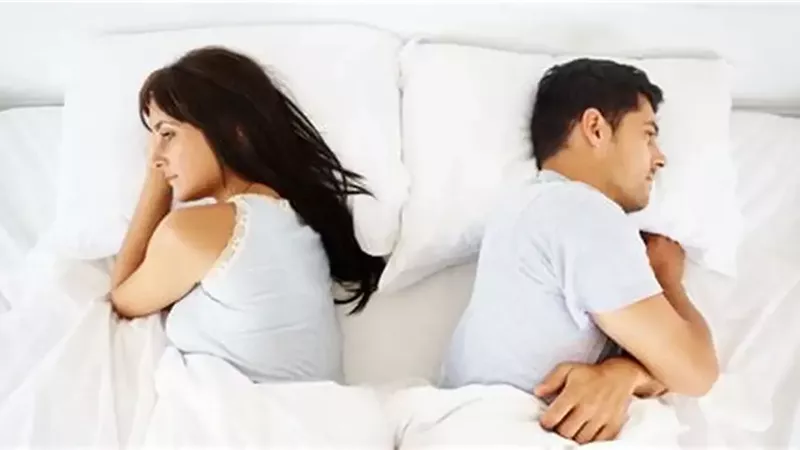 صُدمت بأشياء في جسد زوجتي لا أستطيع تقبلها.. ماذا أفعل؟