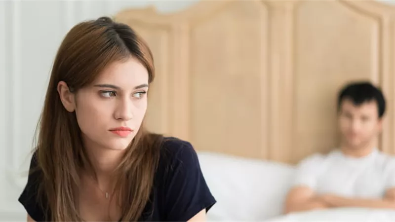  ما الحكم الشرعي في طلب الزوجة الطلاق بسبب العنة؟ « الإفتاء تُجيب »