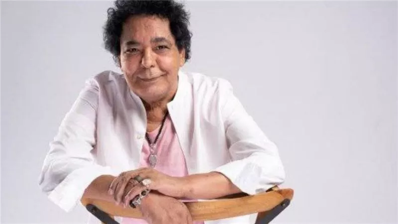 مصادر تنفي شائعات مرض محمد منير.. و”الكينج” يستعد لأغنية كأس العرب 2025