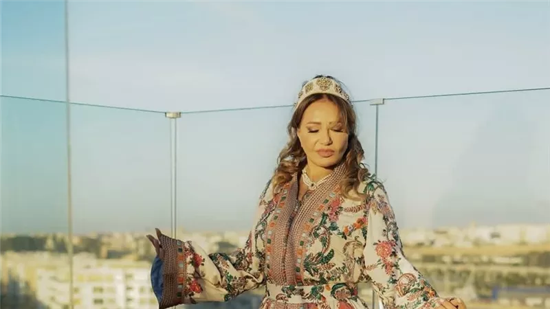ليلى علوي تتألق بالقفطان المغربي في مهرجان الرباط الدولي لسينما المؤلف