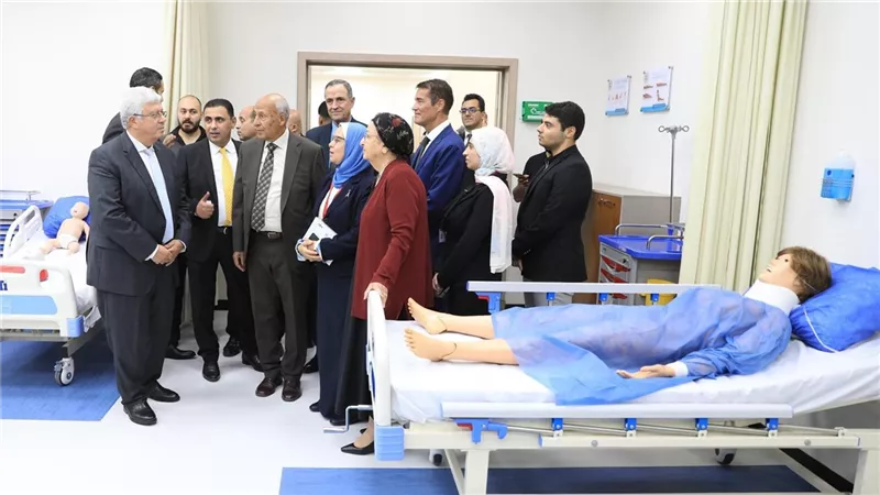 وزير التعليم العالي يتفقد جامعة ساكسوني مصر للعلوم التطبيقية والتكنولوجيا