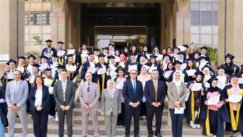 حفل تخريج 100 طالب وطالبة من دبلوم خفض الطلب على المخدرات بجامعة القاهرة
