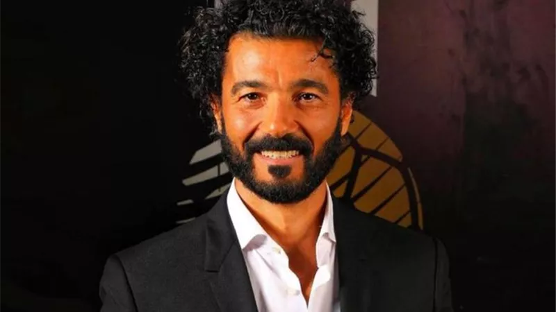  خالد النبوي يتوّج بجائزة «فاتن حمامة للتميز» في مهرجان القاهرة السينمائي