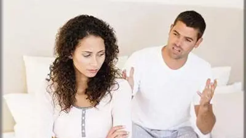 معايرة الرجل لزوجته.. أسبابها وأفضل طرق التغلب عليها؟