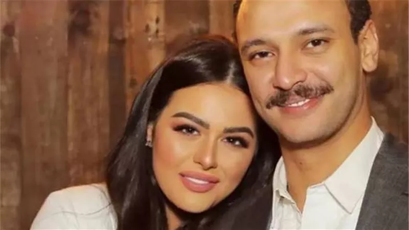 أحمد خالد صالح وهنادي مهنا يردّان على شائعات الانفصال برومانسية بمهرجان القاهرة