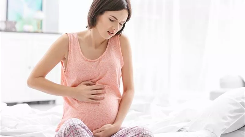 7 علامات تُنذرك بتسمم الحمل خلال الشهر الثامن