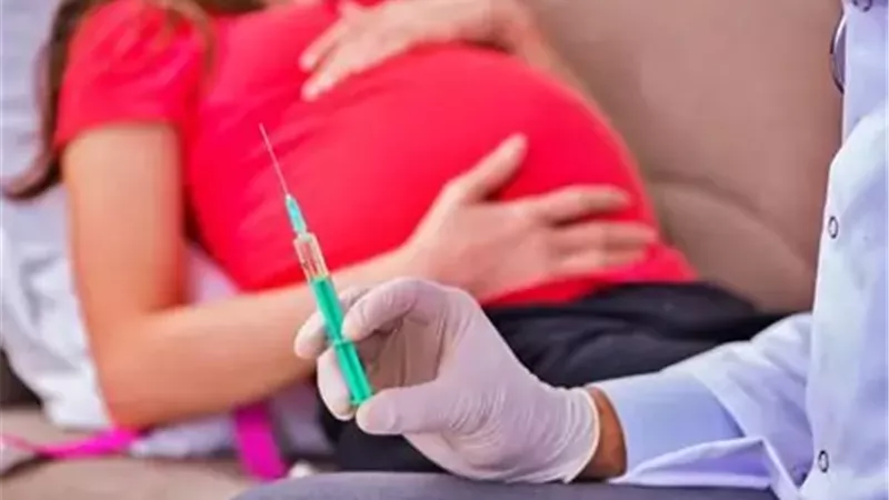 حقنة الرئة ضرورة طبية للمرأة الحامل.. ما تأثيرها؟