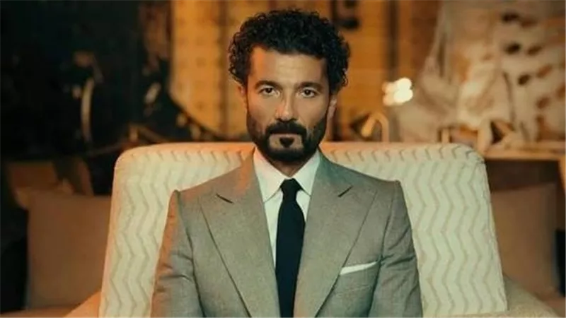 خالد النبوي في مهرجان القاهرة السينمائي: أهديت جائزتي لعمال السينما لأنهم أبطال