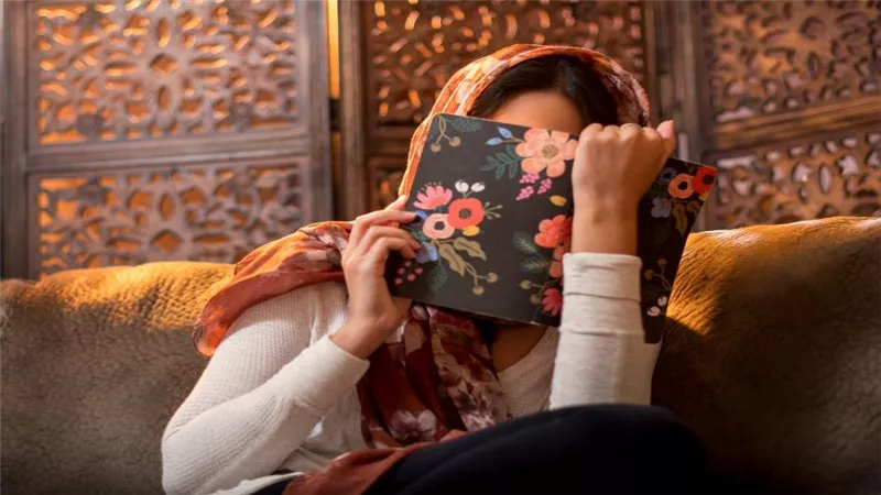 أكره شكلي وأتمنى أن أرى نفسي جميلة.. ماذا أفعل؟