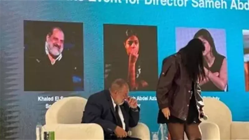 خالد الصاوي يبكي بمهرجان القاهرة متأثرًا بذكرى سامح عبدالعزيز بندوة تأبين الأخير