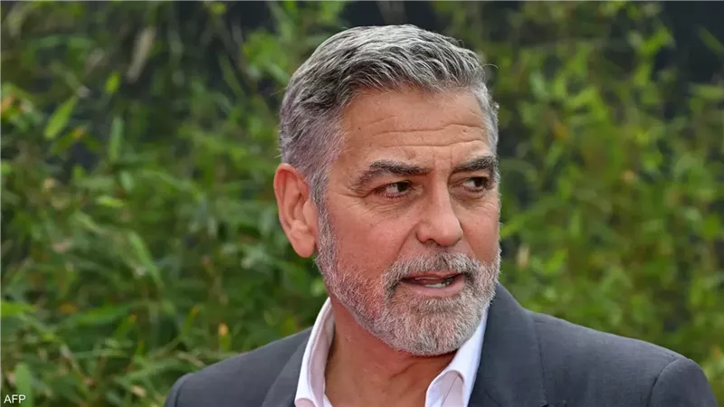 جورج كلوني يعترف باستخدام هذه الحيلة لإخفاء الشيب