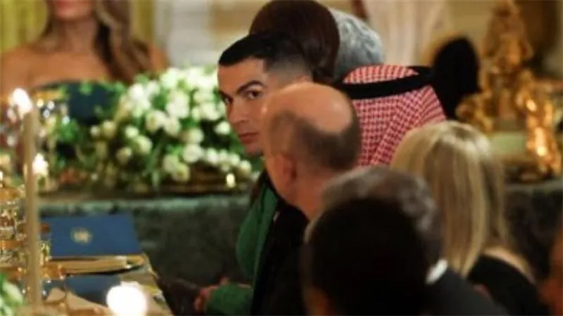 الرئيس الأمريكي يكشف سر حضور رونالدو مأدبة عشاء ولي العهد السعودي بالبيت الأبيض (فيديو)