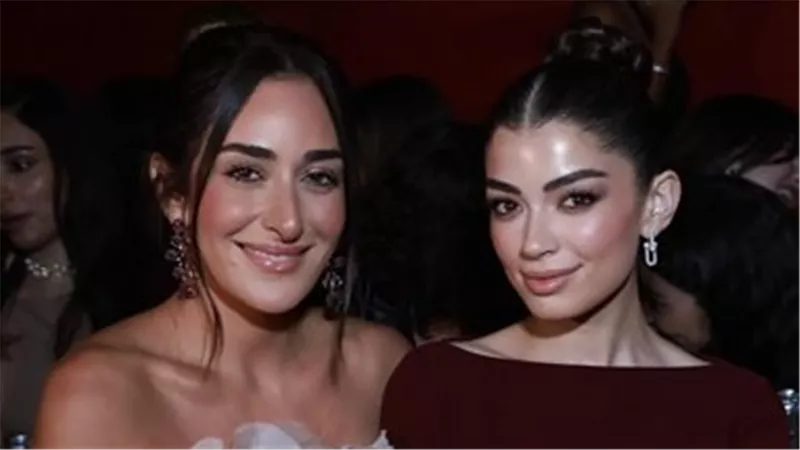 عرض رامي قاضي يبهر الحضور.. وهيفاء وهبي تخطف الأضواء بتصميمين مبهرين بالماجينتا