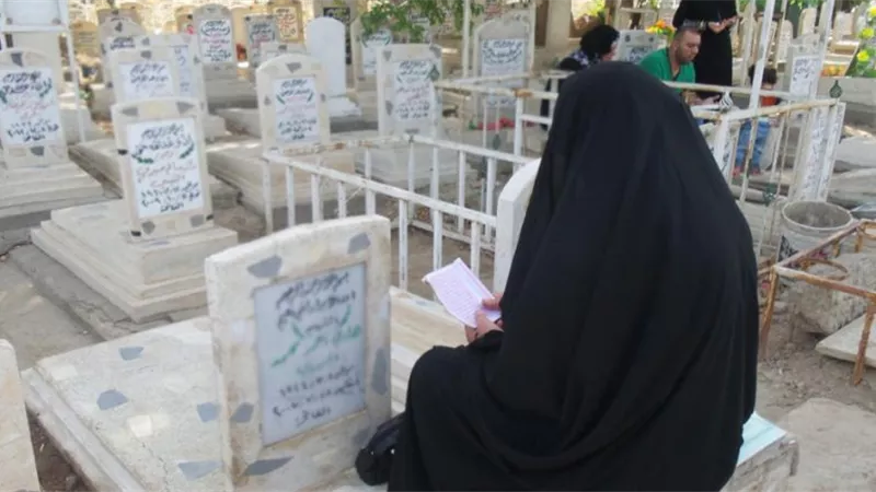 هل يجوز زيارة المرأة للمقابر؟ .. « الإفتاء تُجيب »