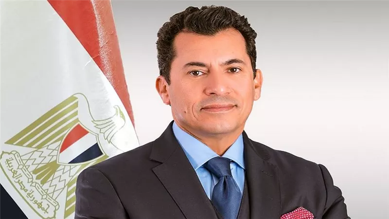 إنجاز جديد للمصريين.. وزير الرياضة يهنئ الحسيني: أول مصري يتولى رئاسة الاتحاد الدولي للسلاح