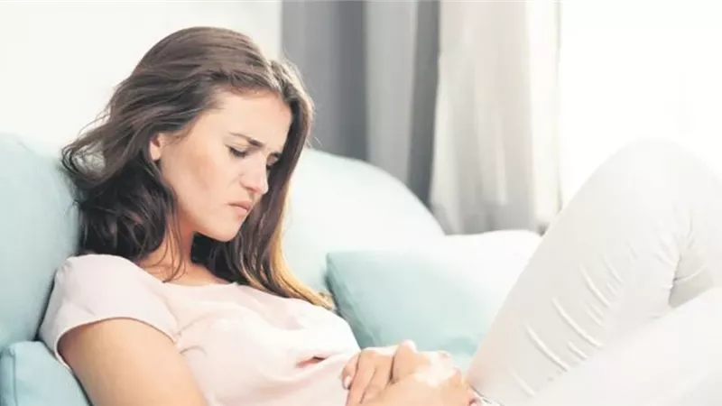 العادة الشهرية.. هل يمكن تخفيف أعراض الطمث بدون تناول أدوية؟