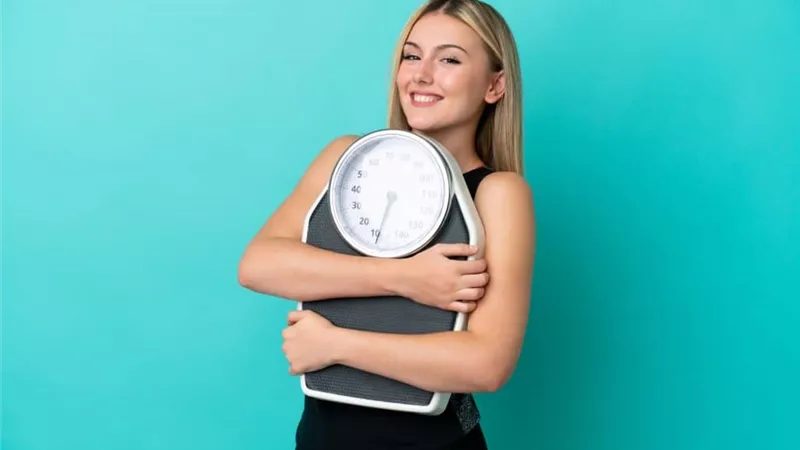 التأثيرات الجمالية لفقدان الوزن.. كيف يؤثر ذلك على صحة بشرتك وشعرك؟