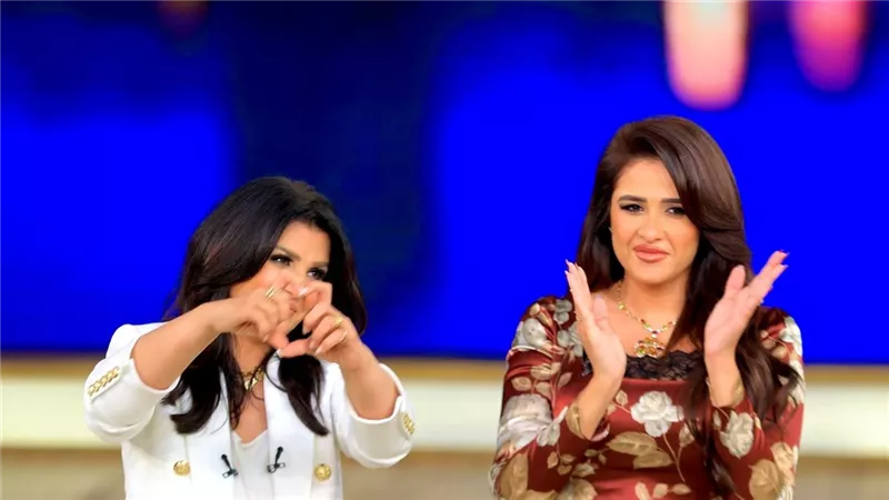 ياسمين عبد العزيز تعود إلى جمهورها بلقاء جديد مع منى الشاذلي