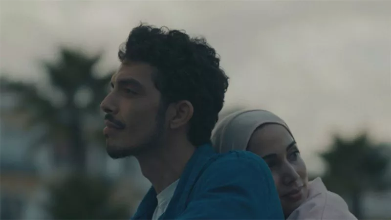 خلف أشجار النخيل.. عرض عالمي يتحوّل إلى عاصفة جدل في مهرجان مراكش