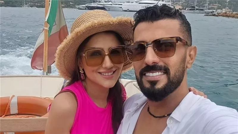 مي عمر ومحمد سامي يخطفان الأنظار بافتتاح مهرجان البحر الأحمر: مش أبوها