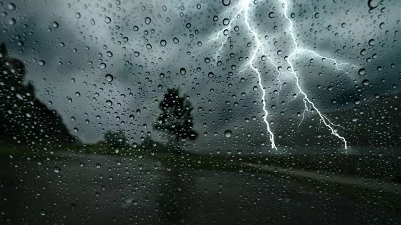 أمطار رعدية تصل القاهرة.. حالة الطقس اليوم الإثنين 8-12-2025