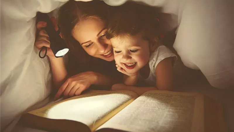 كيف تعززي مهارات طفلك في مرحلة ما قبل القراءة؟