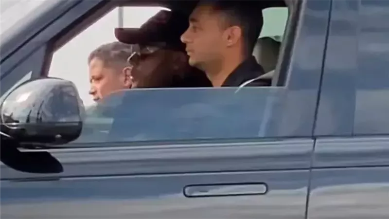 الصور الأولى من جنازة شقيقة الزعيم عادل إمام 