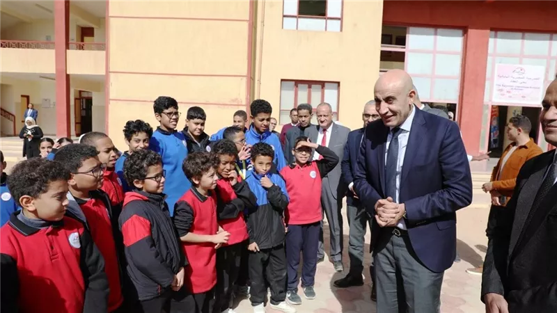 وزير التربية والتعليم ومحافظ أسوان يواصلان جولتهما التفقدية بزيارة المدرسة المصرية اليابانية 