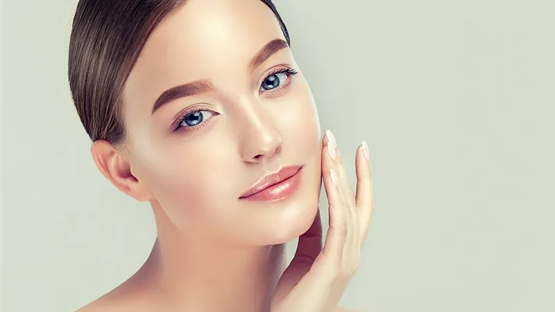 قبل حفل رأس السنة 2026.. خلطات  طبيعية للتخلص من حب الشباب