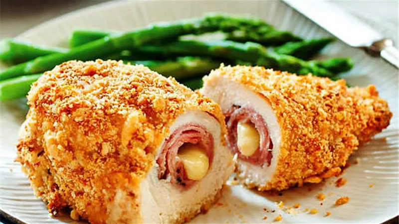 طريقة عمل دجاج الكوردن بلو بخطوات بسيطة مثل المطاعم 