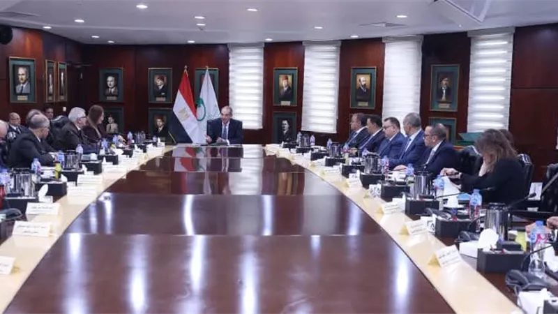   وزير الاتصالات وتكنولوجيا المعلومات يجتمع بمجلس إدارة الهيئة القومية للبريد بتشكيله الجديد