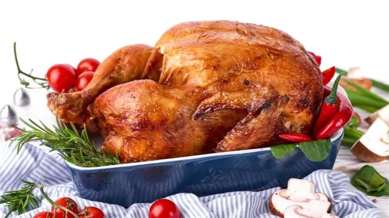 أكلات الكريسماس ..  طريقة عمل الديك الرومي بخطوات بسيطة