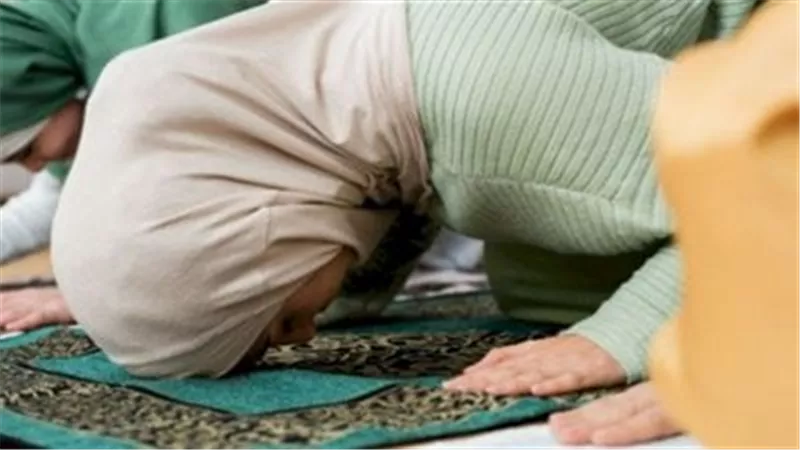 فتاة تشكو: لا أشعر بالراحة النفسية رغم التزامي الديني