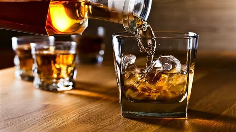 تفسير رؤية  شرب الخمر في المنام وعلاقته بالمال الحرام
