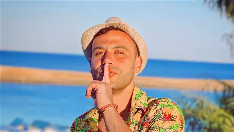 محمد إمام يوضح حقيقة الجدل حول «الأعلى أجرًا».. ويؤكد: المنافسة بصالح الجمهور