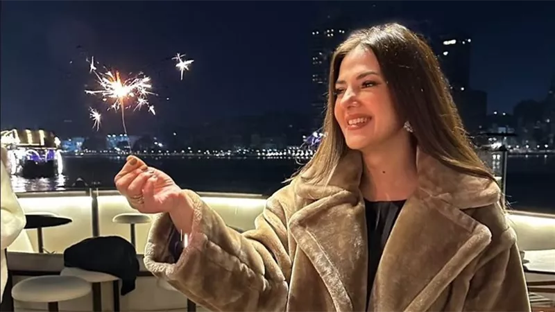 دنيا سمير غانم تحتفل بعيد ميلادها بمفاجأة على النيل بحضور العائلة والأصدقاء