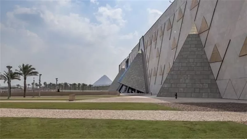 إدارة المتحف المصري الكبير ترصد ثلاثة مواقع إلكترونية مُزوَّرة لبيع التذاكر 