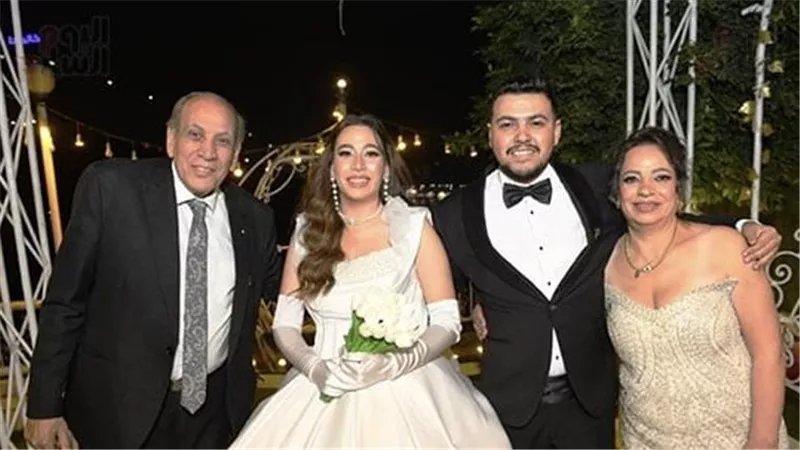 منير مكرم يحتفل بزفاف ابنته يارا بحضور نجوم الفن.. ويستعرض محطات مسيرته