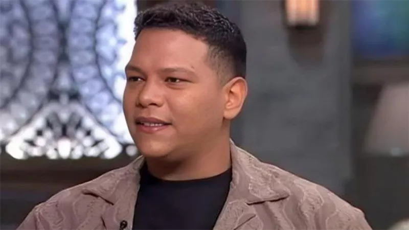 بعد أيام من رحيل والده.. أحمد عبد الحميد يفجع بموت ابنته الرضيعة