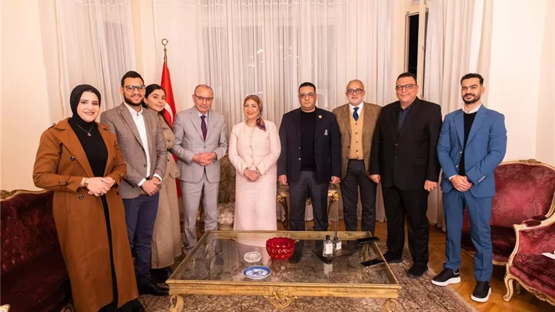 السفير التركي في القاهرة يبحث سبل تعزيز التعاون السياحي مع الجانب المصري