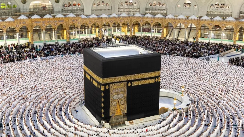 بشرى للعزباء والمتزوجة.. تفسير رؤية الحرم المكي في المنام