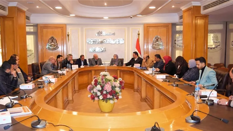 بتعليمات من 