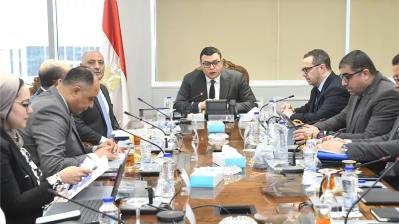  وزير الإسكان يلتقي رئيس المركز الوطني لاستخدامات أراضي الدولة لبحث عدد من الملفات المشتركة