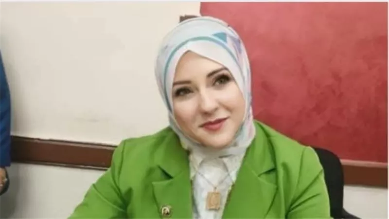 لأول مرة منذ انتهاء حرب غزة.. الأديبة الفلسطينية إيمان الناطور بمعرض القاهرة للكتاب