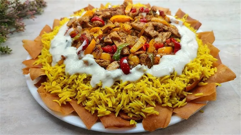 طريقة عمل فتة الشاورما السوري بخطوات بسيطة في مطبخك 