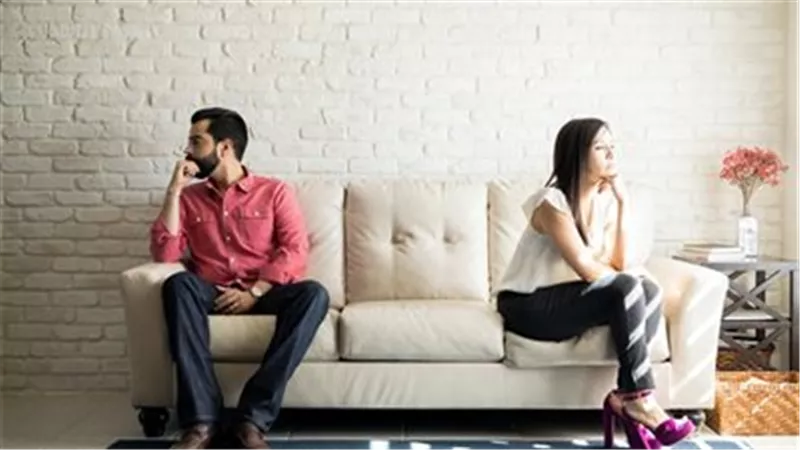 سيدة تشكو: زوجي صار لا يحبني ولا يريد سوى العلاقة الحميمة