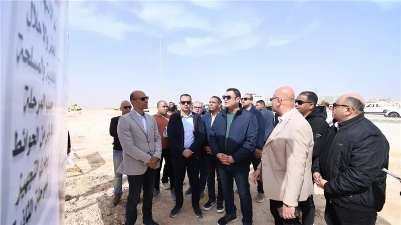 وزير الإسكان يتفقد العمارات السكنية بالحي اللاتيني وخزانات التكديس الجنوبية للمياه بالعلمين الجديدة