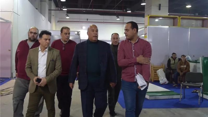 .. أيمن العشري: نركز على التخفيضات وجودة السلع في معرض أهلاً رمضان بالقاهرة