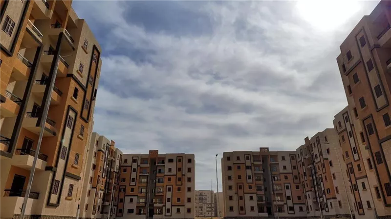 وزير الإسكان يتابع موقف وحدات منخفضي الدخل بـ