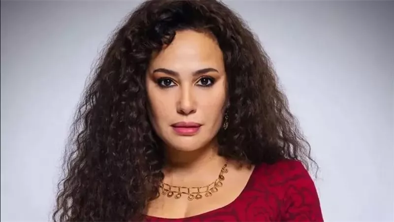 هند صبري ترد على مقارنة «مناعة» بـ«الباطنية»: لا مجال للمقارنة… والطرح مختلف تمامًا